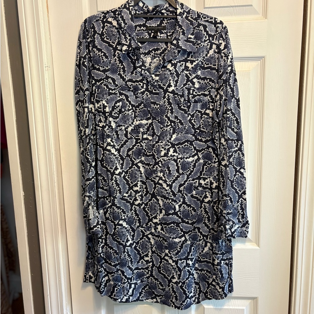 Banana Republic Blue and White Patterned Dress